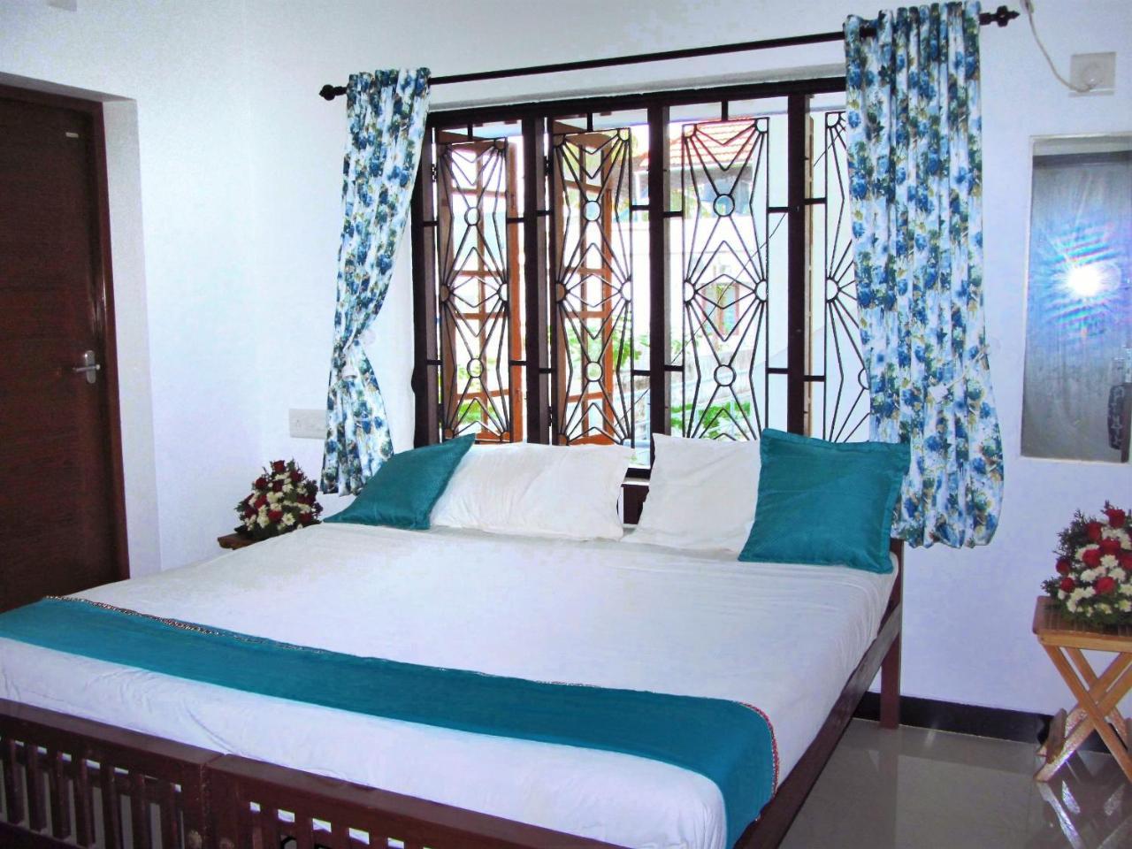 Sea View Apartments Kochi Exterior foto